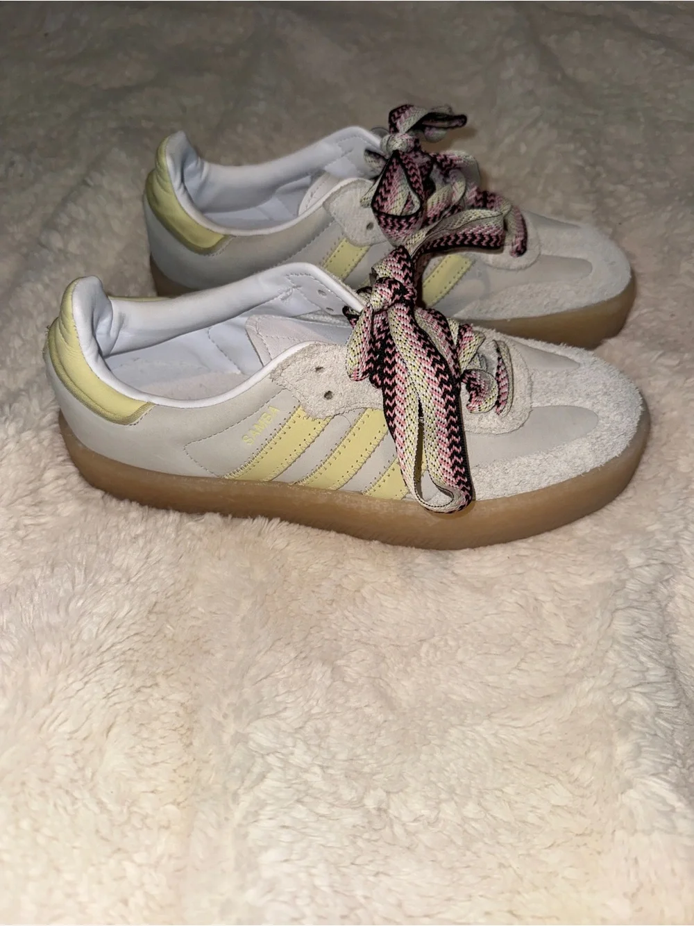 adidas Sambae sneakers sz 6 Pale Yellow with Gum Sole &  Spark Laces